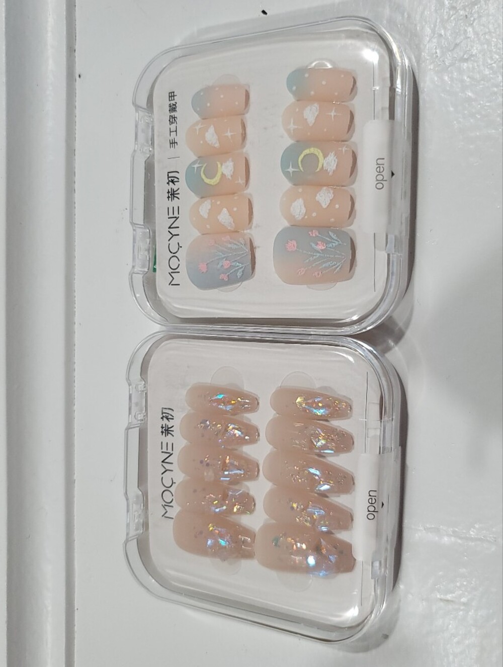 Mocyne Press-On Nail Set with Neutral Pink and Iridescent Accents